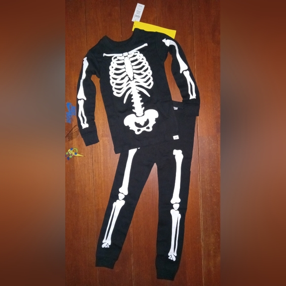 Nwt Size 5 GAP Halloween pajama set - Picture 2 of 4
